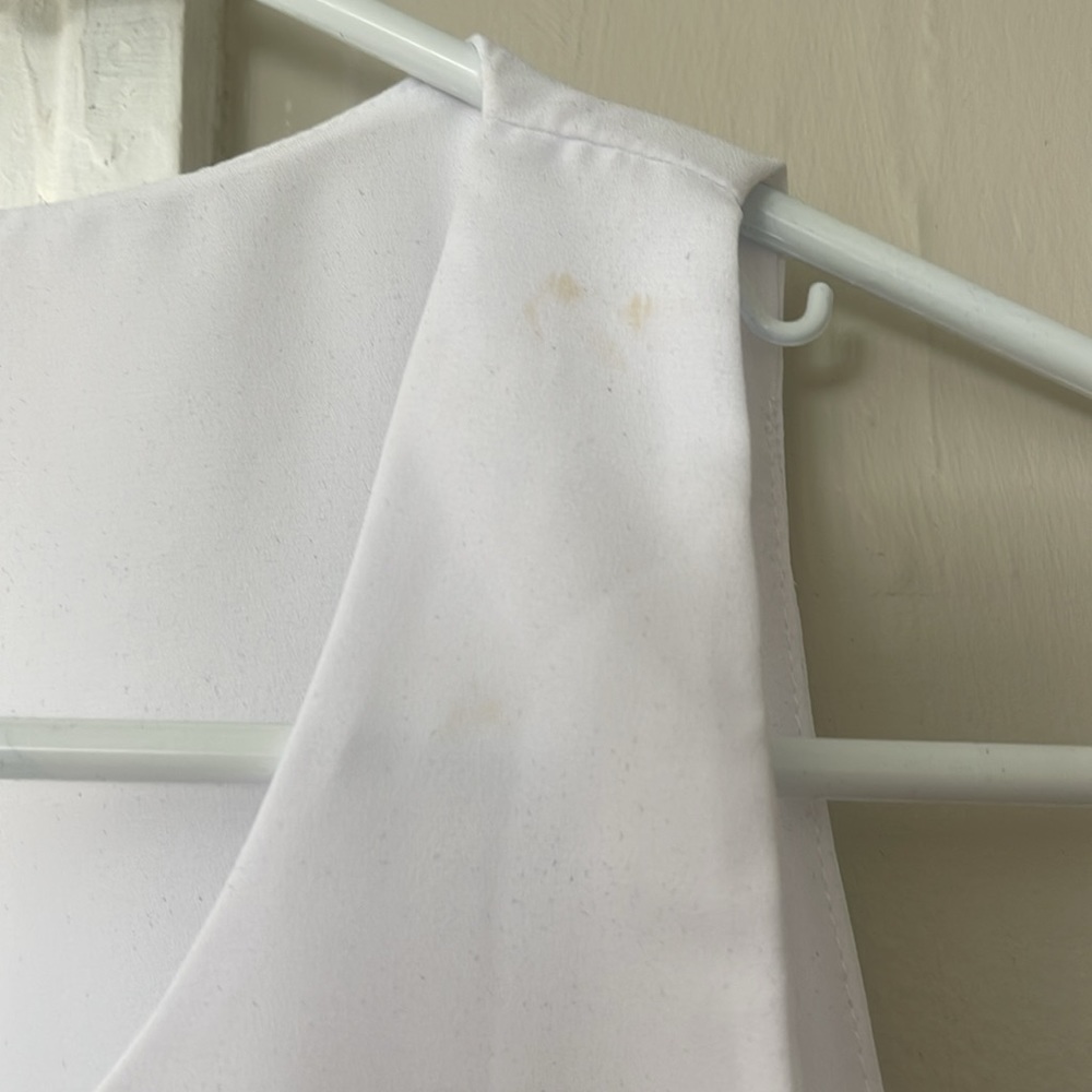White Tank‎ - Picture 2 of 3